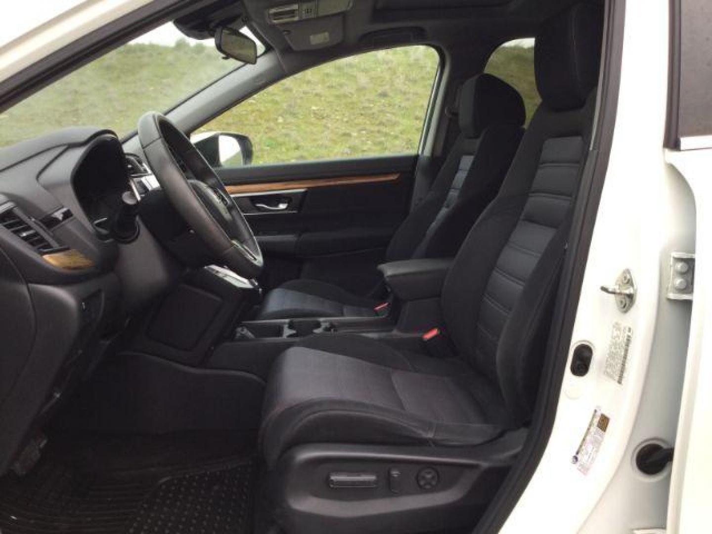 2018 White Diamond Pearl /Black Honda CR-V EX (2HKRW2H5XJH) with an 1.5L I-4 gasoline direct injection engine, CVT Automatic transmission, located at 1801 Main Street, Lewiston, 83501, (208) 743-9371, 46.417065, -117.004799 - Photo#10