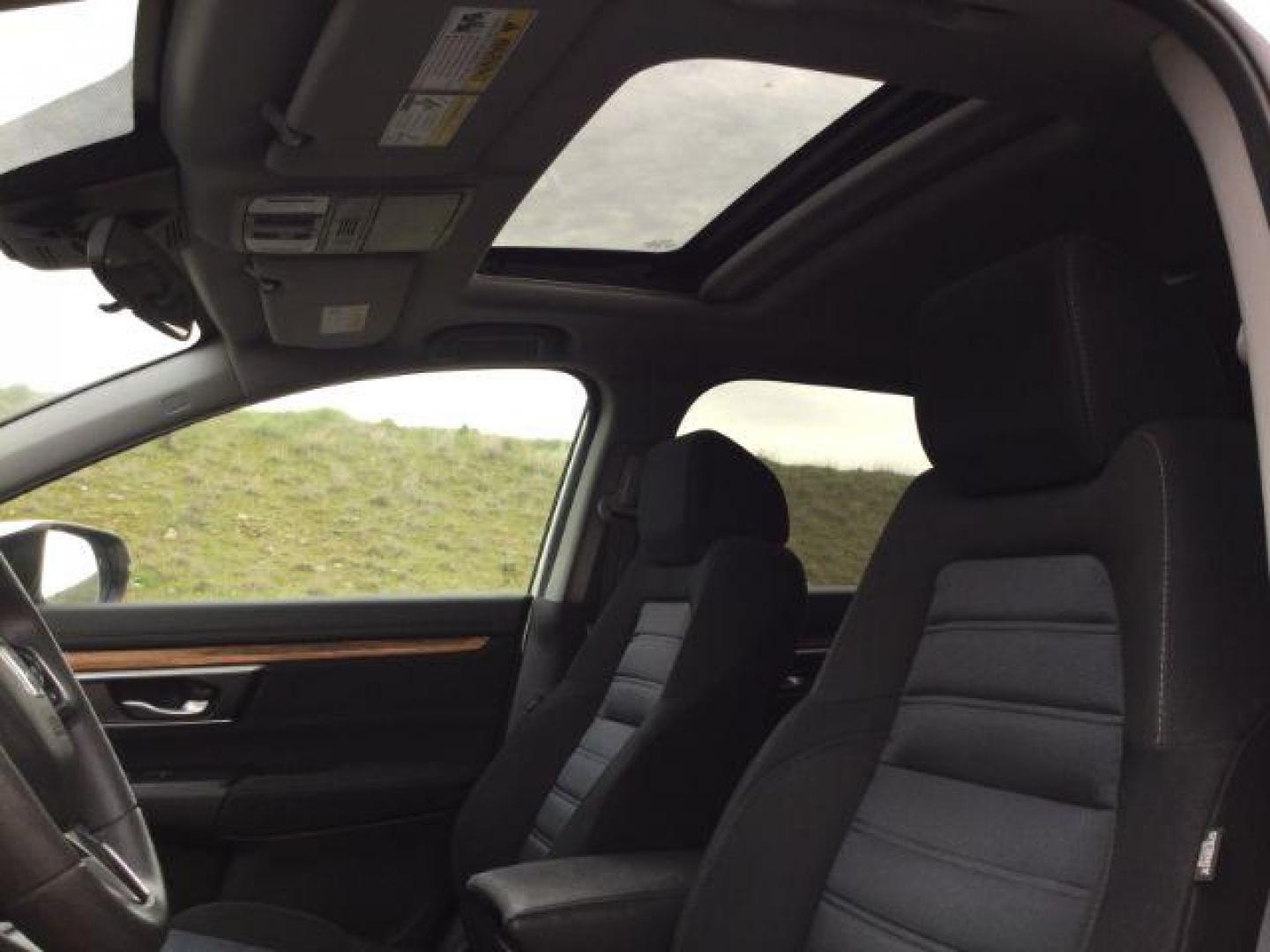 2018 White Diamond Pearl /Black Honda CR-V EX (2HKRW2H5XJH) with an 1.5L I-4 gasoline direct injection engine, CVT Automatic transmission, located at 1801 Main Street, Lewiston, 83501, (208) 743-9371, 46.417065, -117.004799 - Photo#11