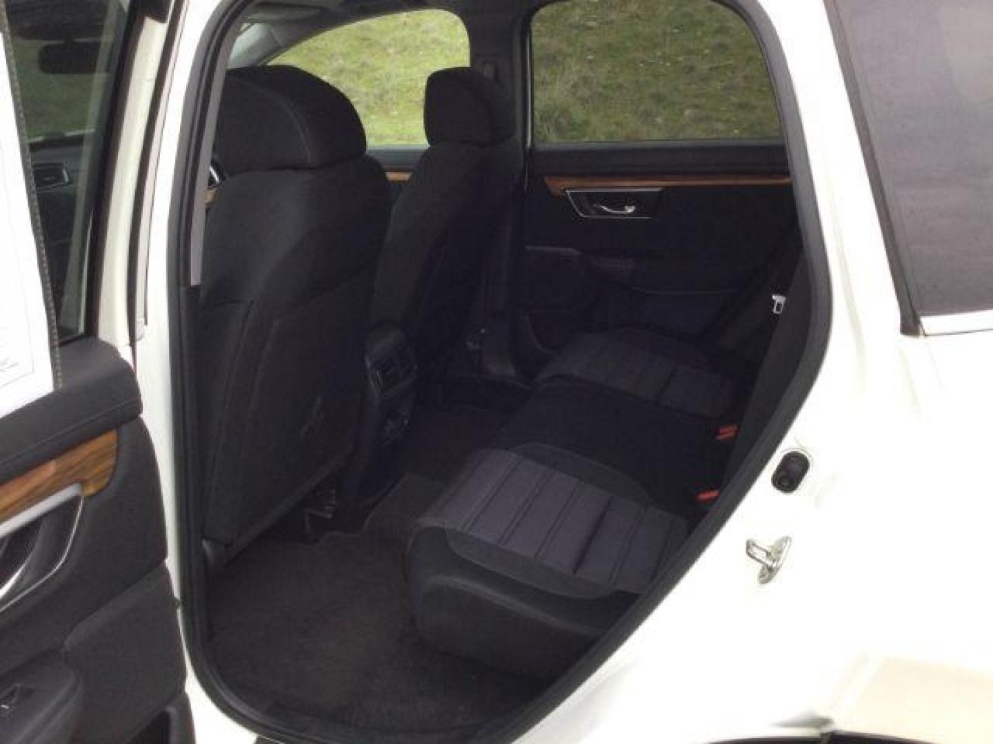 2018 White Diamond Pearl /Black Honda CR-V EX (2HKRW2H5XJH) with an 1.5L I-4 gasoline direct injection engine, CVT Automatic transmission, located at 1801 Main Street, Lewiston, 83501, (208) 743-9371, 46.417065, -117.004799 - Photo#12