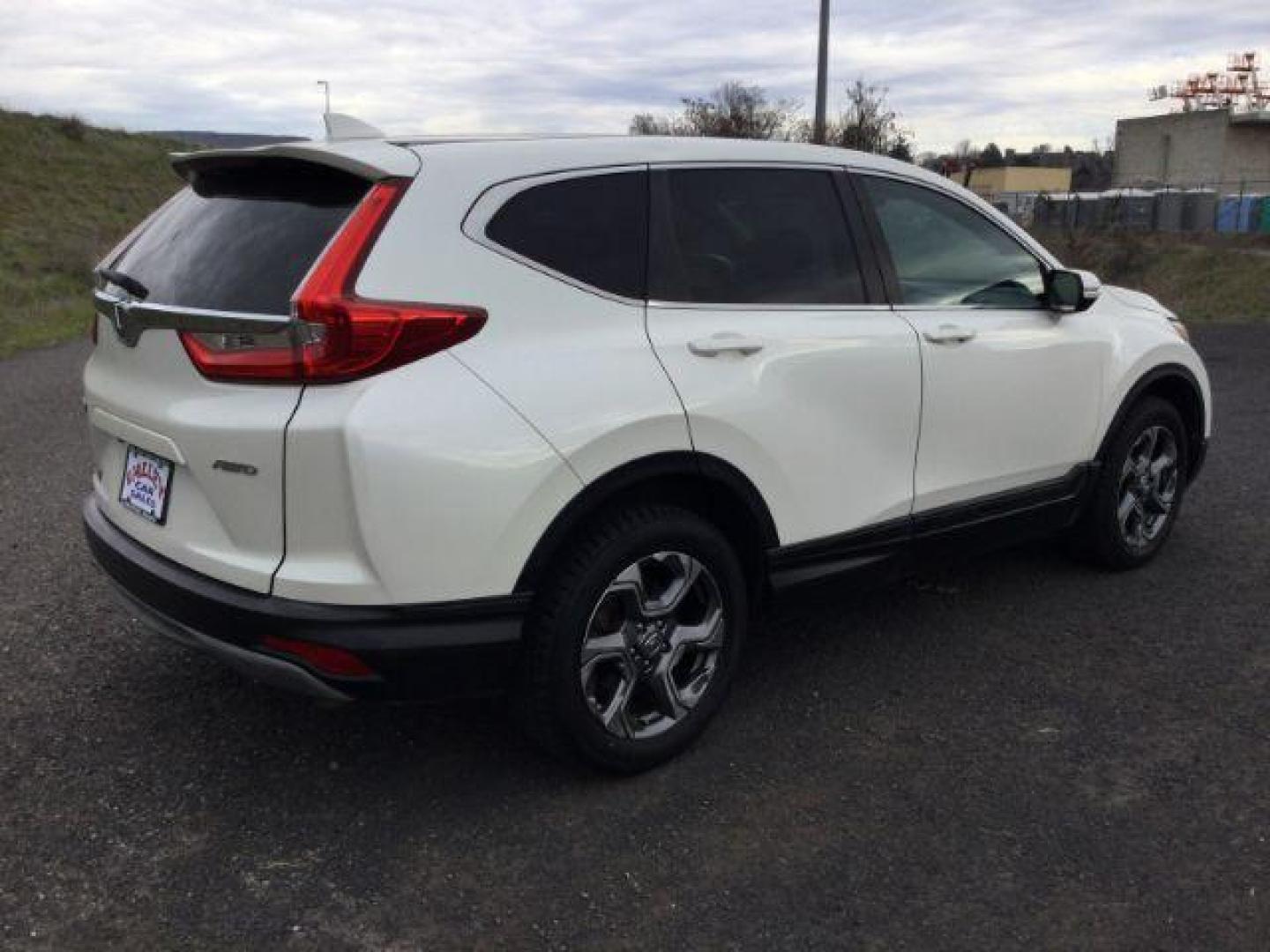 2018 White Diamond Pearl /Black Honda CR-V EX (2HKRW2H5XJH) with an 1.5L I-4 gasoline direct injection engine, CVT Automatic transmission, located at 1801 Main Street, Lewiston, 83501, (208) 743-9371, 46.417065, -117.004799 - Photo#17