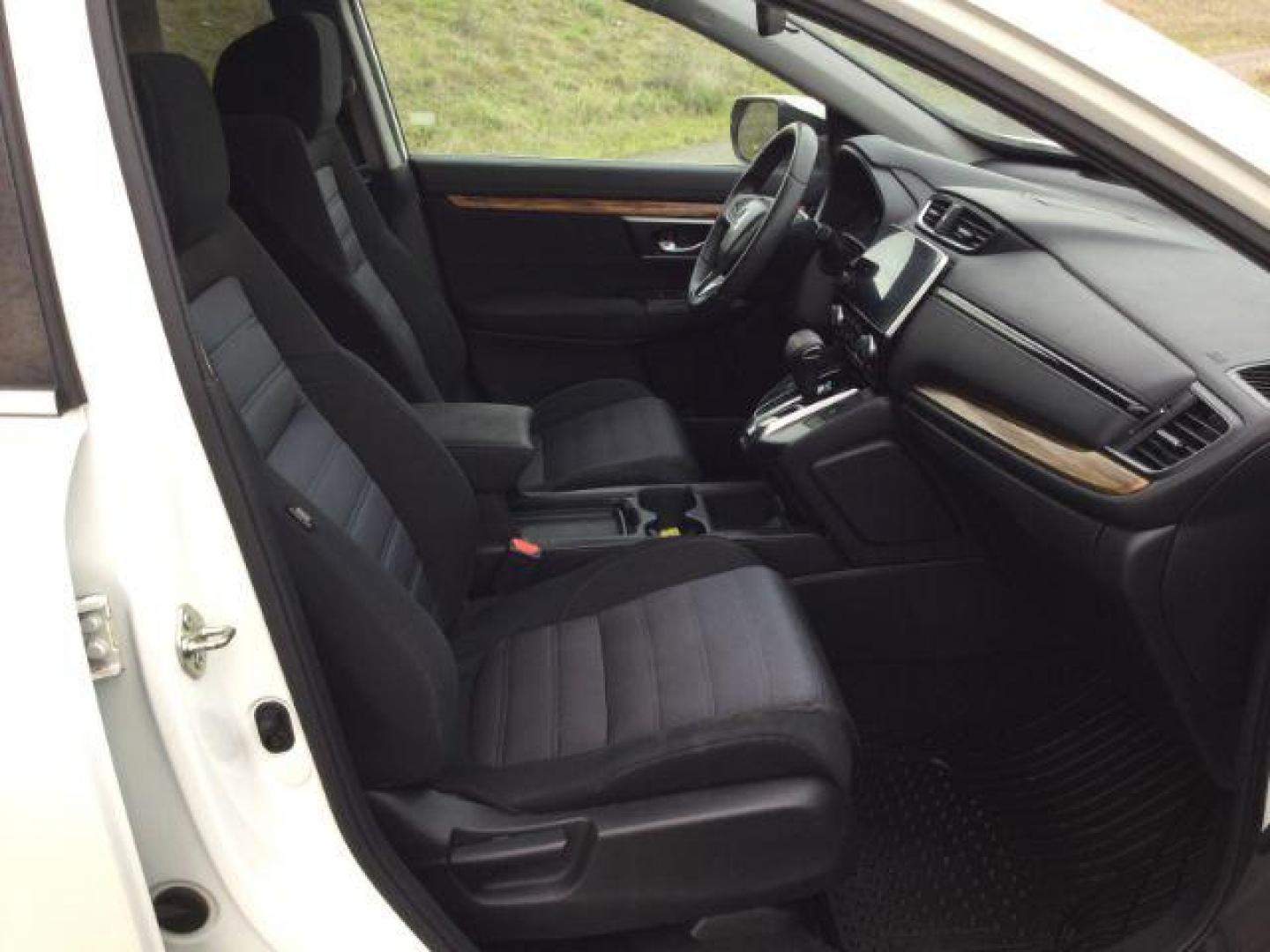 2018 White Diamond Pearl /Black Honda CR-V EX (2HKRW2H5XJH) with an 1.5L I-4 gasoline direct injection engine, CVT Automatic transmission, located at 1801 Main Street, Lewiston, 83501, (208) 743-9371, 46.417065, -117.004799 - Photo#20