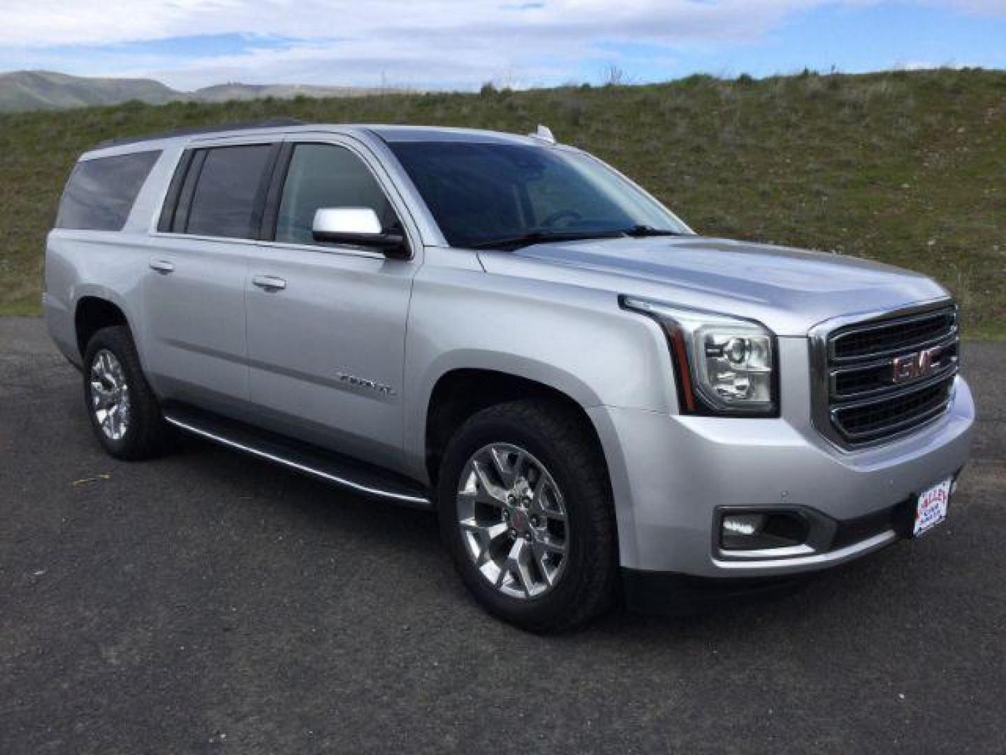 2019 Quicksilver Metallic /Jet Black GMC Yukon XL SLT (1GKS2GKCXKR) with an EcoTec3 5.3L V-8 gasoline direct injection engine, 6-Speed Automatic transmission, located at 1801 Main Street, Lewiston, 83501, (208) 743-9371, 46.417065, -117.004799 - Photo#13