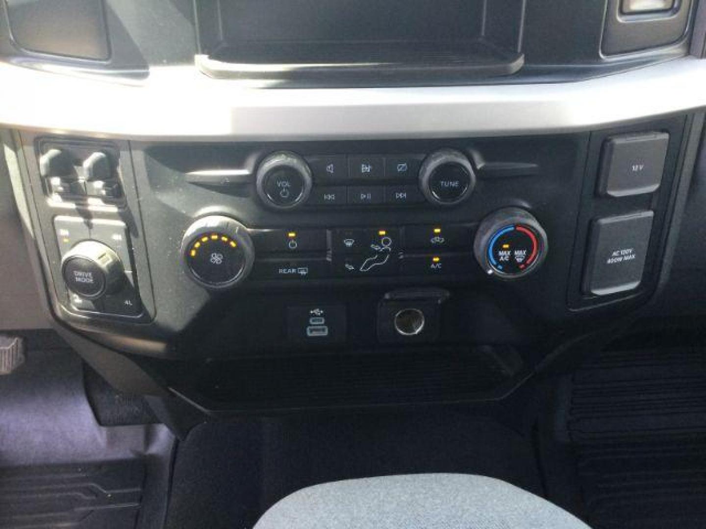 2023 Carbonized Gray Metallic /Medium Dark Slate Ford F-350 XLT (1FT8W3BT4PE) with an Powerstroke 6.7L V-8 diesel direct injection engine, 10 speed automatic transmission, located at 1801 Main Street, Lewiston, 83501, (208) 743-9371, 46.417065, -117.004799 - Photo#13