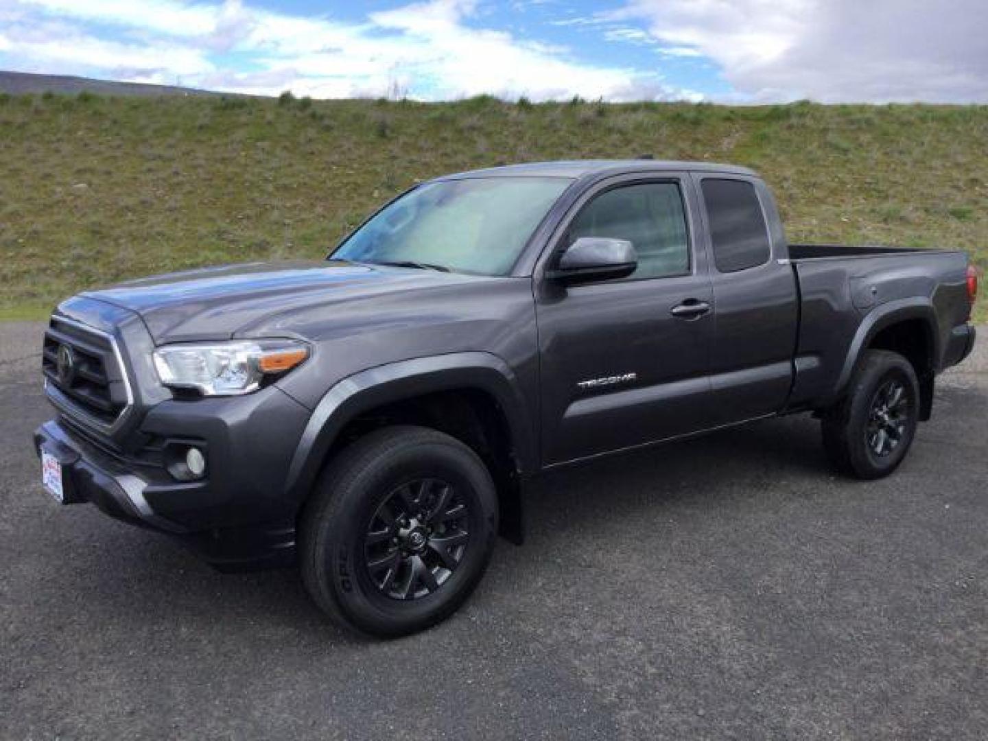 2022 Magnetic Gray Metallic /Cement Toyota Tacoma SR5 V6 (3TYSZ5AN9NT) with an 3.5L V-6 port/direct injection engine, 6-Speed Automatic transmission, located at 1801 Main Street, Lewiston, 83501, (208) 743-9371, 46.417065, -117.004799 - Photo#0