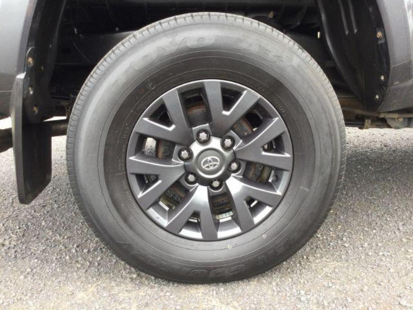 2022 Magnetic Gray Metallic /Cement Toyota Tacoma SR5 V6 (3TYSZ5AN9NT) with an 3.5L V-6 port/direct injection engine, 6-Speed Automatic transmission, located at 1801 Main Street, Lewiston, 83501, (208) 743-9371, 46.417065, -117.004799 - Photo#12