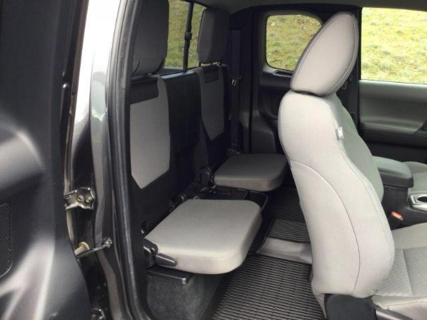 2022 Magnetic Gray Metallic /Cement Toyota Tacoma SR5 V6 (3TYSZ5AN9NT) with an 3.5L V-6 port/direct injection engine, 6-Speed Automatic transmission, located at 1801 Main Street, Lewiston, 83501, (208) 743-9371, 46.417065, -117.004799 - Photo#14