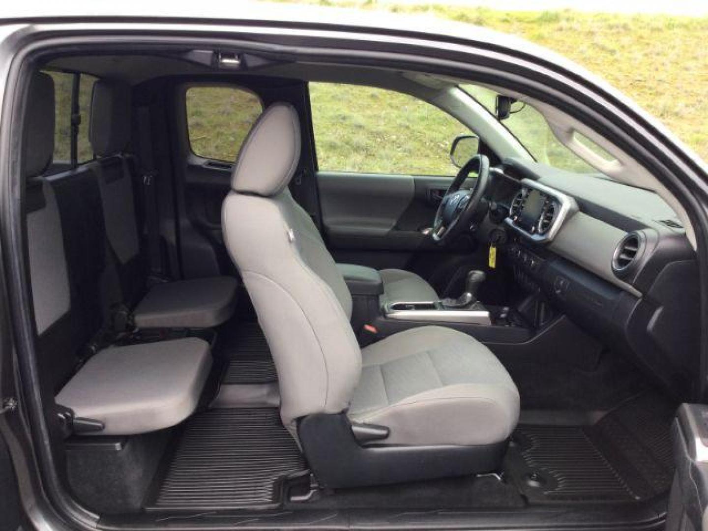 2022 Magnetic Gray Metallic /Cement Toyota Tacoma SR5 V6 (3TYSZ5AN9NT) with an 3.5L V-6 port/direct injection engine, 6-Speed Automatic transmission, located at 1801 Main Street, Lewiston, 83501, (208) 743-9371, 46.417065, -117.004799 - Photo#15