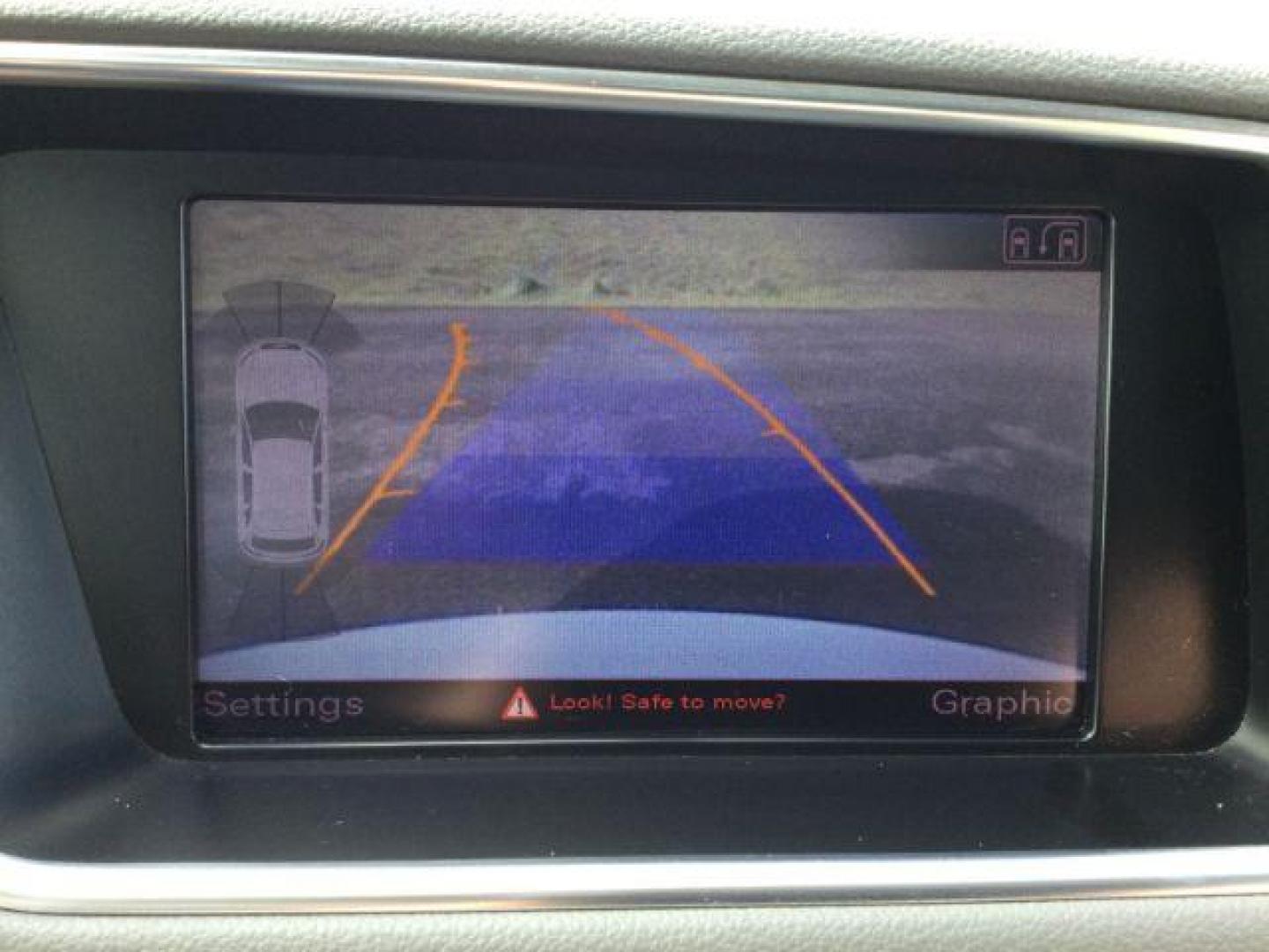 2012 Ibis White /Light Gray Audi Q5 3.2 Premium Plus (WA1DKAFP7CA) with an 3.2L V-6 gasoline direct injection engine, 6-Speed Automatic transmission, located at 1801 Main Street, Lewiston, 83501, (208) 743-9371, 46.417065, -117.004799 - Photo#15