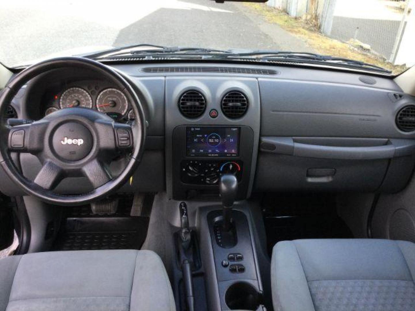 2006 Black Clearcoat /Medium Slate Gray Jeep Liberty Sport (1J4GL48K06W) with an Power Tech 3.7L V-6 regular unleaded engine, automatic transmission, located at 1801 Main Street, Lewiston, 83501, (208) 743-9371, 46.417065, -117.004799 - Photo#6