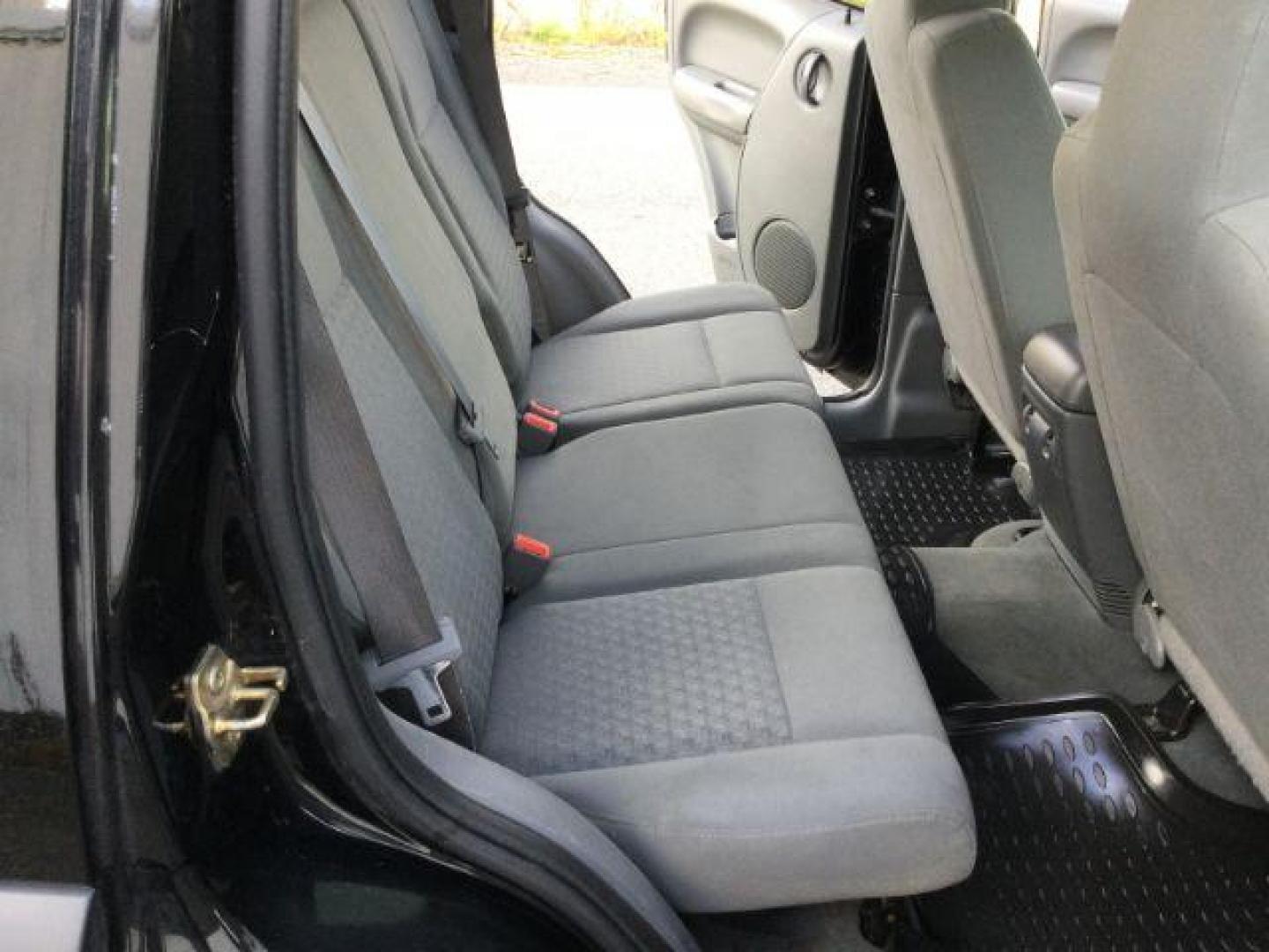 2006 Black Clearcoat /Medium Slate Gray Jeep Liberty Sport (1J4GL48K06W) with an Power Tech 3.7L V-6 regular unleaded engine, automatic transmission, located at 1801 Main Street, Lewiston, 83501, (208) 743-9371, 46.417065, -117.004799 - Photo#15