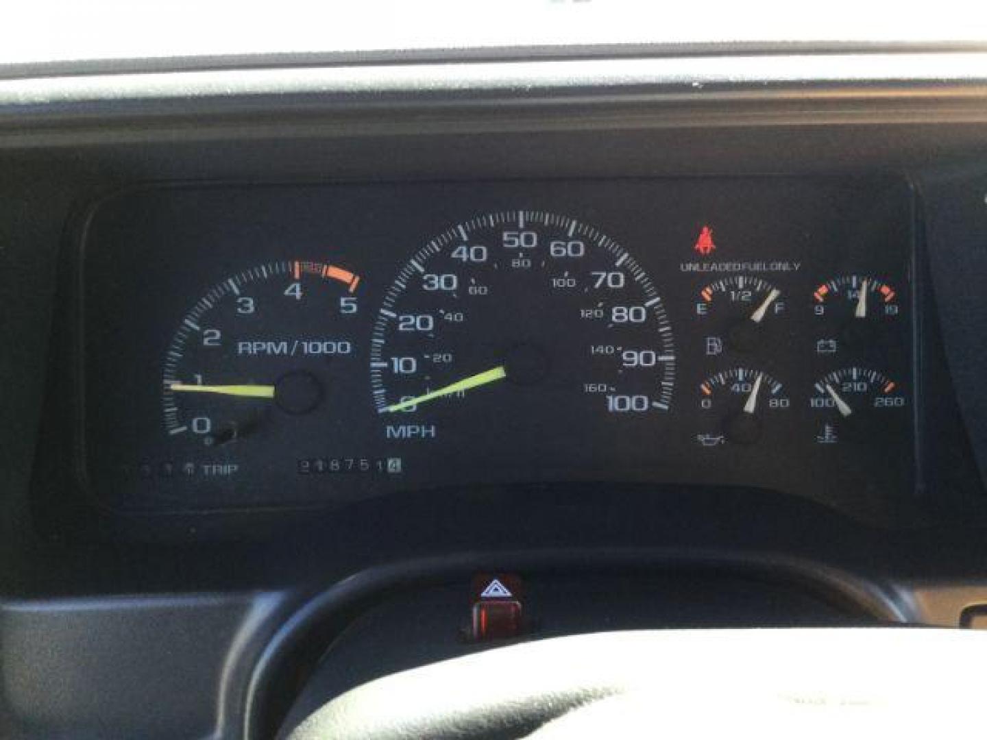 1995 Blue /GRAY CLOTH GMC Sierra 1500 SL Wideside (2GTEK19K6S1) with an 5.7L V-8 regular unleaded engine, 5-Speed Manual Transmission transmission, located at 1801 Main Street, Lewiston, 83501, (208) 743-9371, 46.417065, -117.004799 - Photo#5