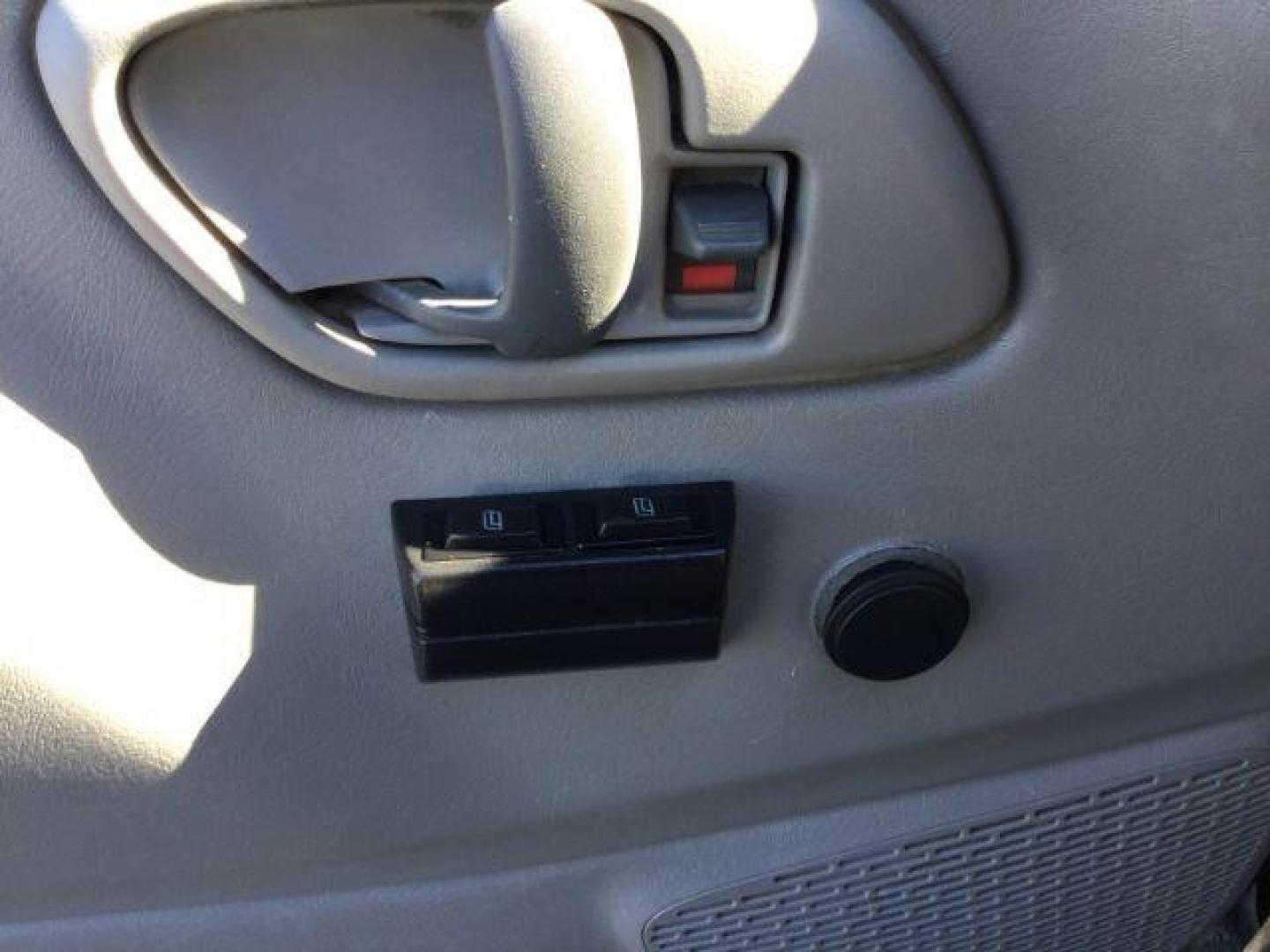 1995 Blue /GRAY CLOTH GMC Sierra 1500 SL Wideside (2GTEK19K6S1) with an 5.7L V-8 regular unleaded engine, 5-Speed Manual Transmission transmission, located at 1801 Main Street, Lewiston, 83501, (208) 743-9371, 46.417065, -117.004799 - Photo#14