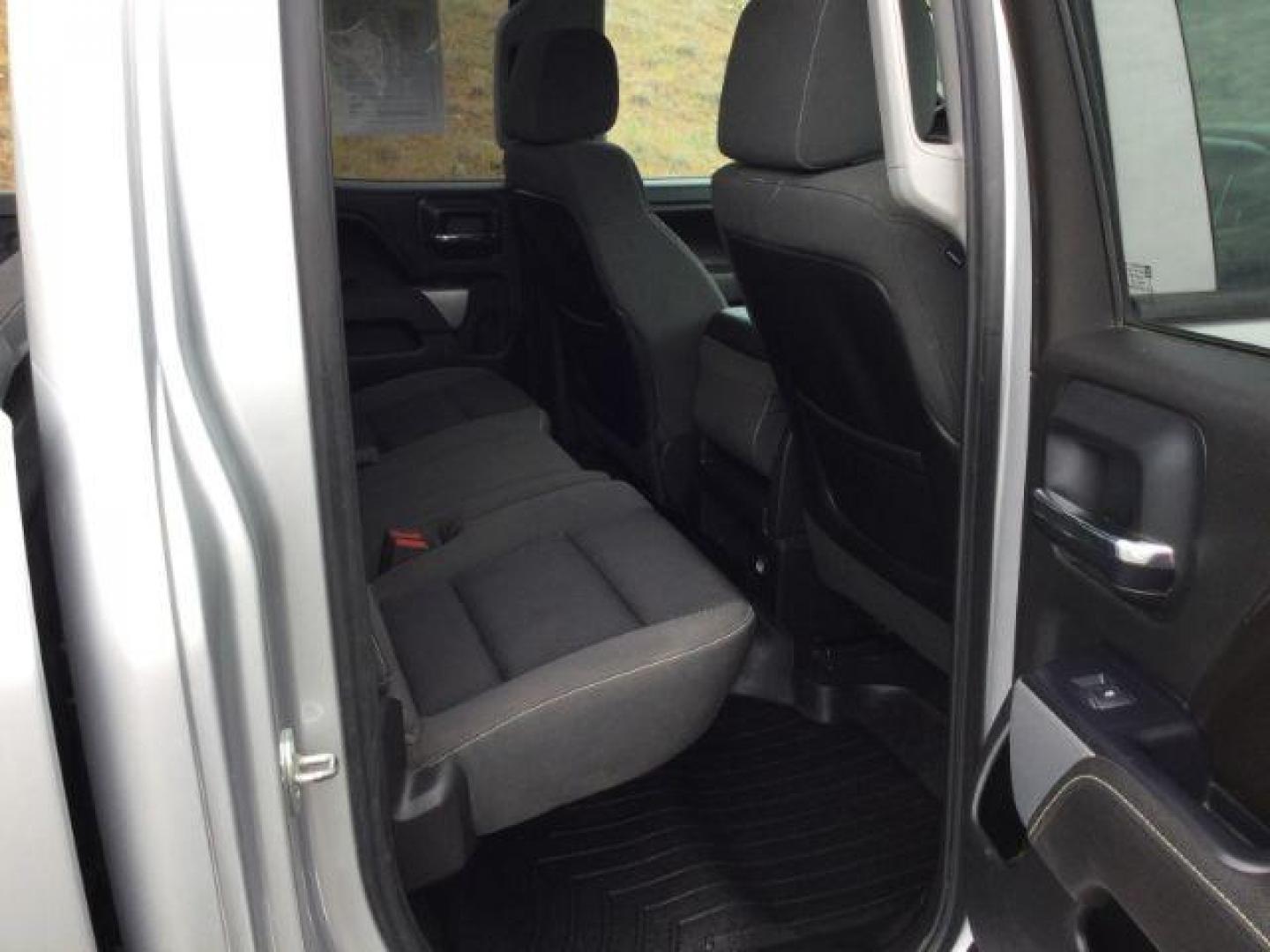 2015 Silver Ice Metallic /Dark Ash/Jet Black Chevrolet Silverado 2500HD LT (1GC2KVEG3FZ) with an Vortec 6L V-8 variable valve control engine, Auto, 6-Spd HD Overdrive transmission, located at 1801 Main Street, Lewiston, 83501, (208) 743-9371, 46.417065, -117.004799 - Photo#18