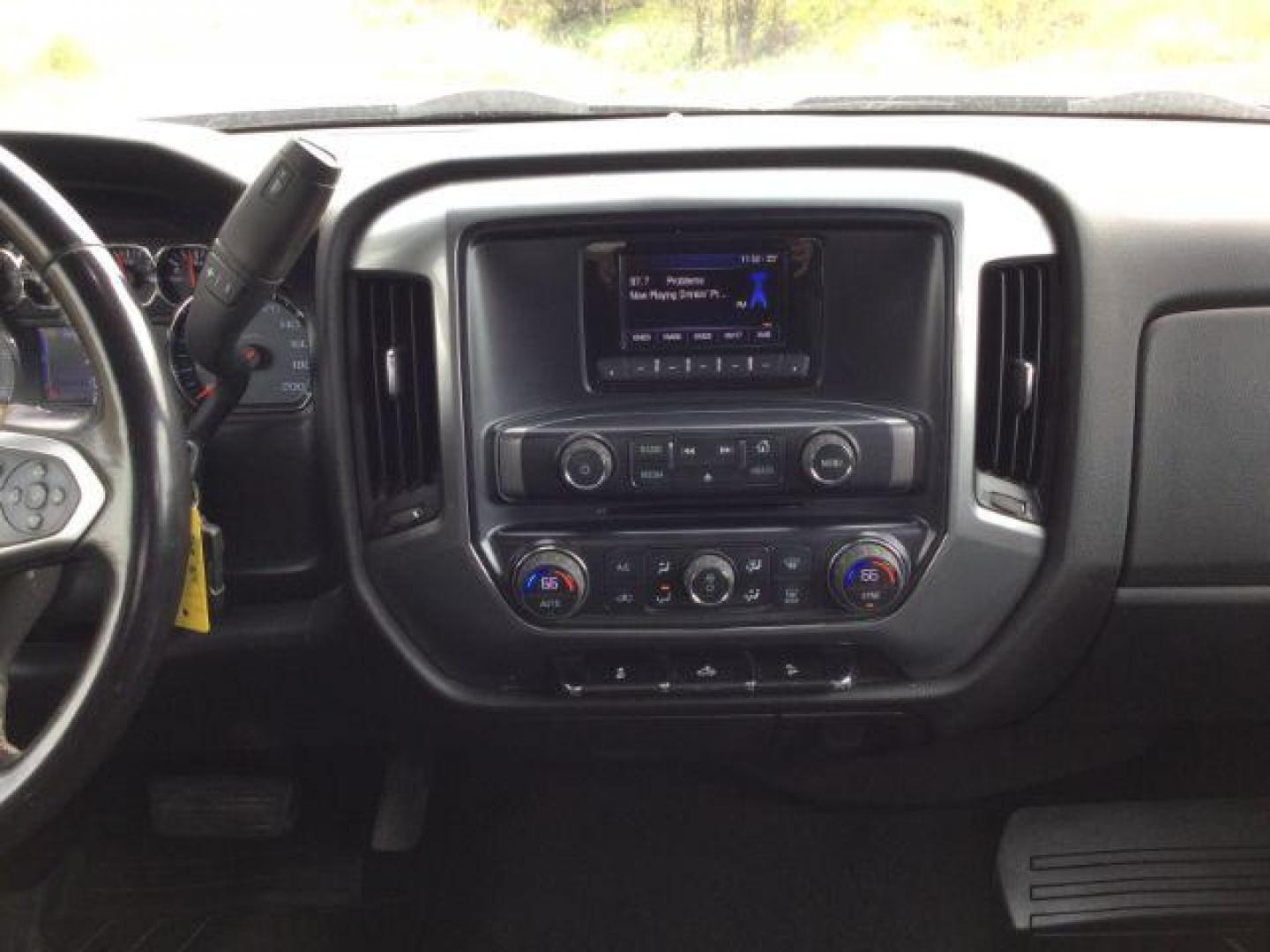 2015 Silver Ice Metallic /Dark Ash/Jet Black Chevrolet Silverado 2500HD LT (1GC2KVEG3FZ) with an Vortec 6L V-8 variable valve control engine, Auto, 6-Spd HD Overdrive transmission, located at 1801 Main Street, Lewiston, 83501, (208) 743-9371, 46.417065, -117.004799 - Photo#19