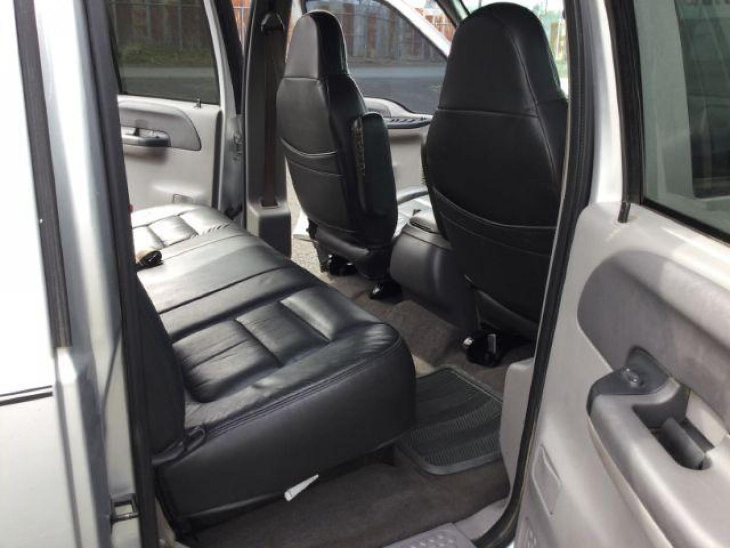 2001 Silver Clearcoat Metallic /Black Leather Ford F-250 XLT Crew Cab Long Bed 4WD (1FTNW21F11E) with an Powerstroke 7.3L V-8 diesel direct injection engine, 4 speed automatic transmission, located at 1801 Main Street, Lewiston, 83501, (208) 743-9371, 46.417065, -117.004799 - Photo#13