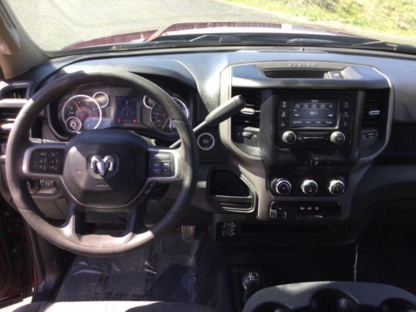 2019 Delmonico Red Pearlcoat /Diesel Gray/Black Ram 2500 Tradesman Crew Cab 4x4 8' Box (3C6UR5HL3KG) with an Cummins 6.7L I-6 diesel direct injection engine, 6-Speed Automatic transmission, located at 1801 Main Street, Lewiston, 83501, (208) 743-9371, 46.417065, -117.004799 - Photo#6