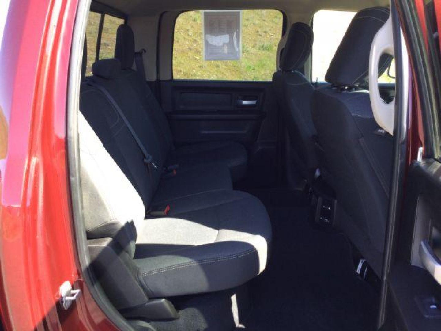 2019 Delmonico Red Pearlcoat /Diesel Gray/Black Ram 2500 Tradesman Crew Cab 4x4 8' Box (3C6UR5HL3KG) with an Cummins 6.7L I-6 diesel direct injection engine, 6-Speed Automatic transmission, located at 1801 Main Street, Lewiston, 83501, (208) 743-9371, 46.417065, -117.004799 - Photo#9