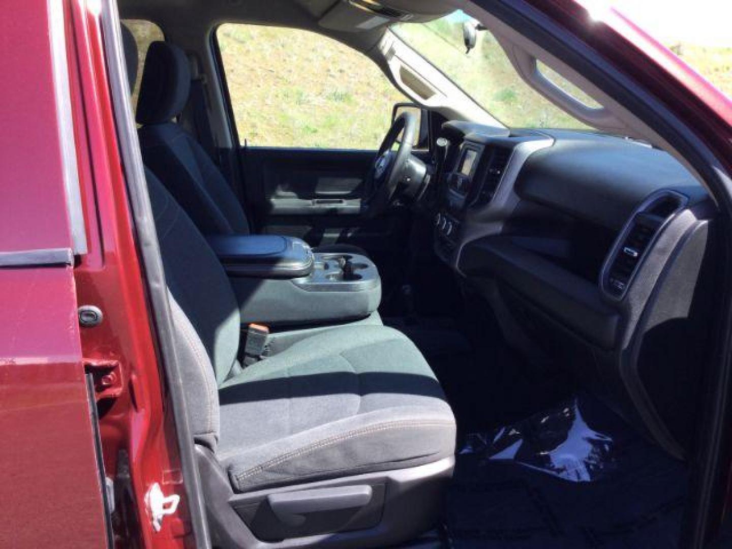 2019 Delmonico Red Pearlcoat /Diesel Gray/Black Ram 2500 Tradesman Crew Cab 4x4 8' Box (3C6UR5HL3KG) with an Cummins 6.7L I-6 diesel direct injection engine, 6-Speed Automatic transmission, located at 1801 Main Street, Lewiston, 83501, (208) 743-9371, 46.417065, -117.004799 - Photo#10