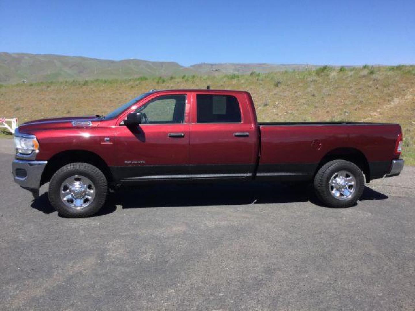 2019 Delmonico Red Pearlcoat /Diesel Gray/Black Ram 2500 Tradesman Crew Cab 4x4 8' Box (3C6UR5HL3KG) with an Cummins 6.7L I-6 diesel direct injection engine, 6-Speed Automatic transmission, located at 1801 Main Street, Lewiston, 83501, (208) 743-9371, 46.417065, -117.004799 - Photo#12