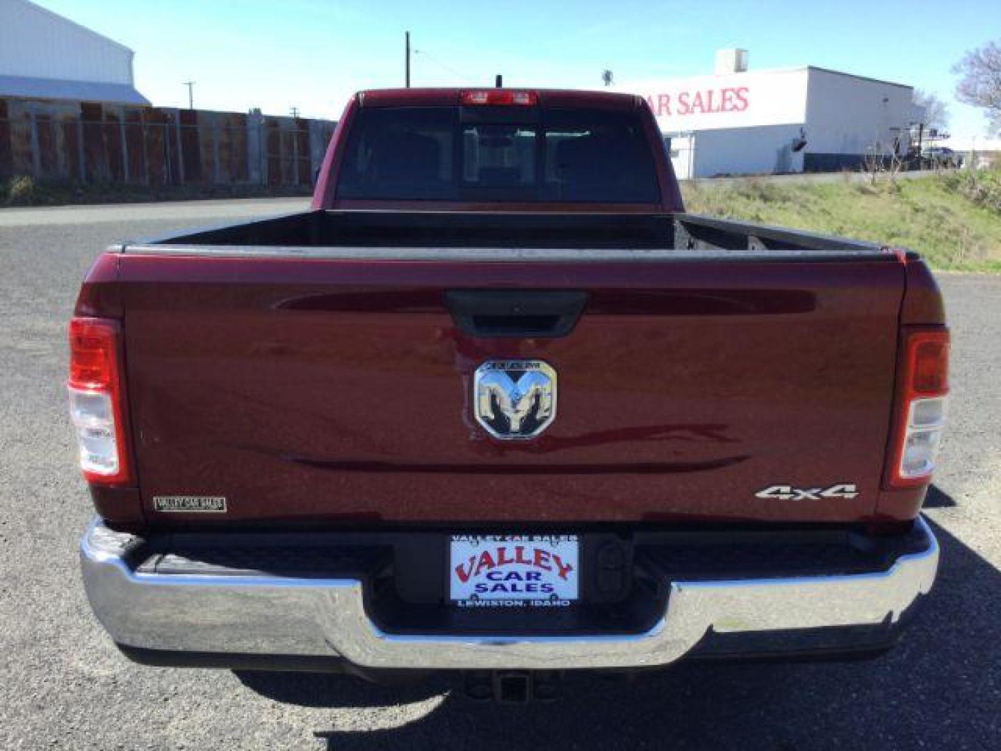 2019 Delmonico Red Pearlcoat /Diesel Gray/Black Ram 2500 Tradesman Crew Cab 4x4 8' Box (3C6UR5HL3KG) with an Cummins 6.7L I-6 diesel direct injection engine, 6-Speed Automatic transmission, located at 1801 Main Street, Lewiston, 83501, (208) 743-9371, 46.417065, -117.004799 - Photo#14