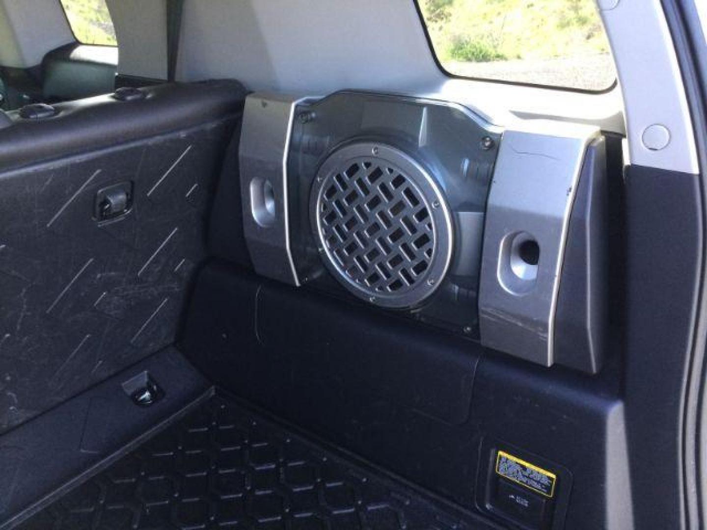 2007 Silver/White /Black Leather Toyota FJ Cruiser FJ CRUISER (JTEBU11F970) with an 4.0L V6 DOHC 24V engine, 5-Speed Automatic transmission, located at 1801 Main Street, Lewiston, 83501, (208) 743-9371, 46.417065, -117.004799 - Photo#10