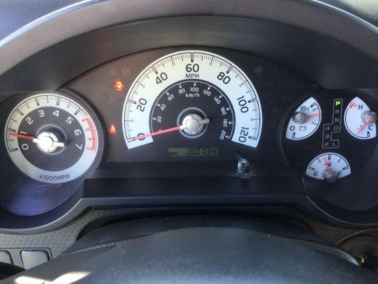 2007 Silver/White /Black Leather Toyota FJ Cruiser FJ CRUISER (JTEBU11F970) with an 4.0L V6 DOHC 24V engine, 5-Speed Automatic transmission, located at 1801 Main Street, Lewiston, 83501, (208) 743-9371, 46.417065, -117.004799 - Photo#18