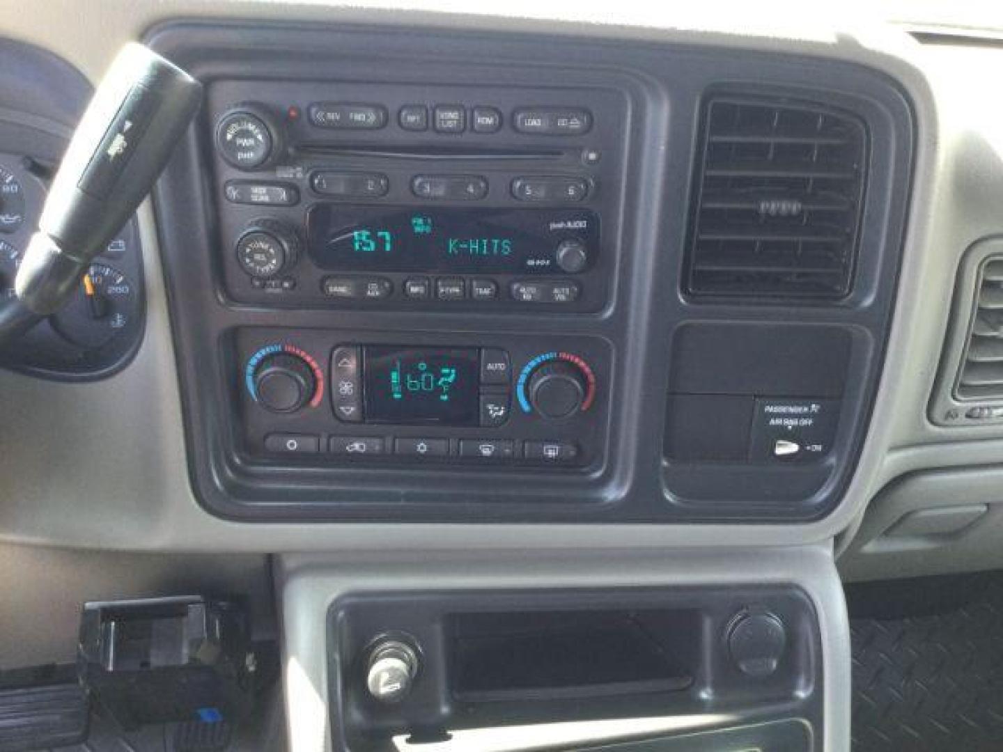 2004 Sport Red Metallic /Medium Gray Chevrolet Silverado 2500HD LT (1GCHK29U74E) with an Vortec 6L V-8 regular unleaded engine, 4 speed automatic transmission, located at 1801 Main Street, Lewiston, 83501, (208) 743-9371, 46.417065, -117.004799 - Photo#5
