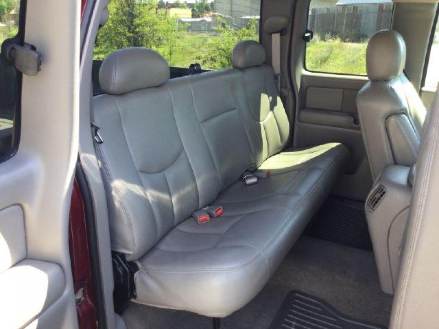 2004 Sport Red Metallic /Medium Gray Chevrolet Silverado 2500HD LT (1GCHK29U74E) with an Vortec 6L V-8 regular unleaded engine, 4 speed automatic transmission, located at 1801 Main Street, Lewiston, 83501, (208) 743-9371, 46.417065, -117.004799 - Photo#9