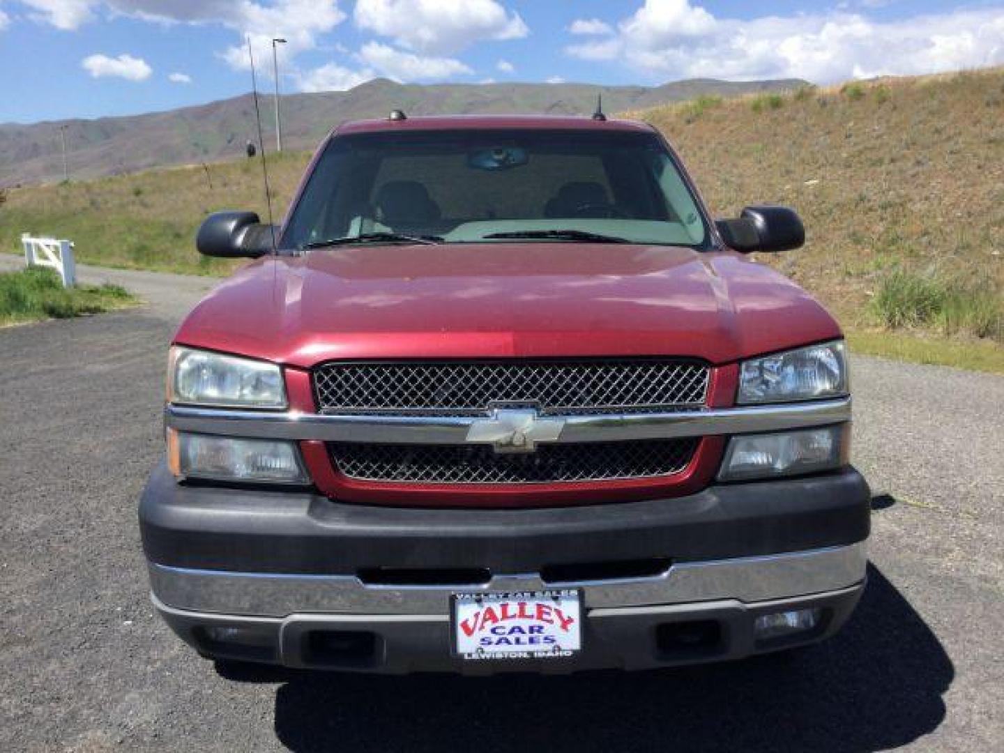 2004 Sport Red Metallic /Medium Gray Chevrolet Silverado 2500HD LT (1GCHK29U74E) with an Vortec 6L V-8 regular unleaded engine, 4 speed automatic transmission, located at 1801 Main Street, Lewiston, 83501, (208) 743-9371, 46.417065, -117.004799 - Photo#14