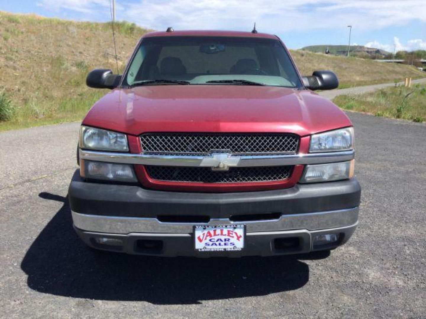 2004 Sport Red Metallic /Medium Gray Chevrolet Silverado 2500HD LT (1GCHK29U74E) with an Vortec 6L V-8 regular unleaded engine, 4 speed automatic transmission, located at 1801 Main Street, Lewiston, 83501, (208) 743-9371, 46.417065, -117.004799 - Photo#16
