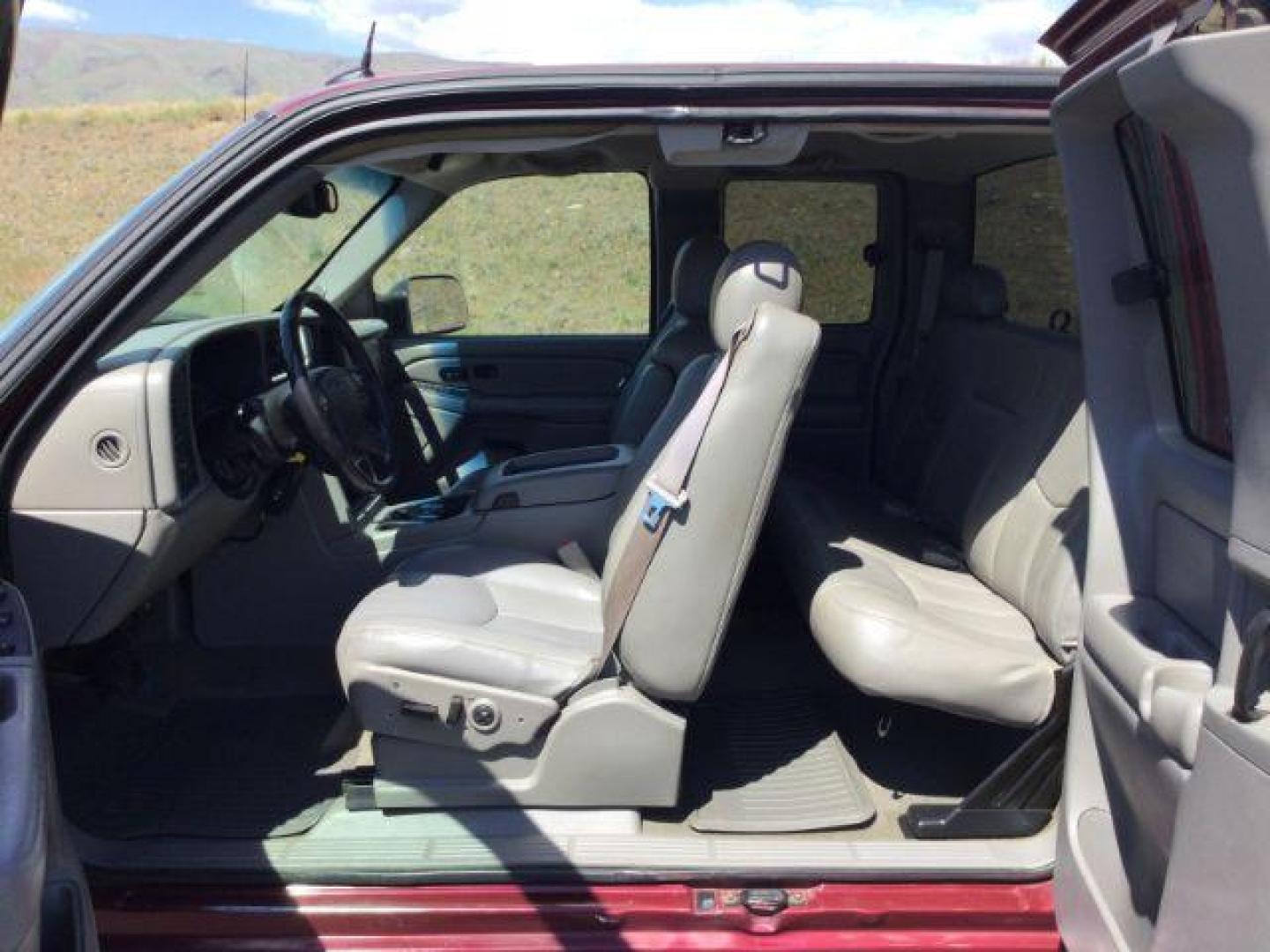 2004 Sport Red Metallic /Medium Gray Chevrolet Silverado 2500HD LT (1GCHK29U74E) with an Vortec 6L V-8 regular unleaded engine, 4 speed automatic transmission, located at 1801 Main Street, Lewiston, 83501, (208) 743-9371, 46.417065, -117.004799 - Photo#17