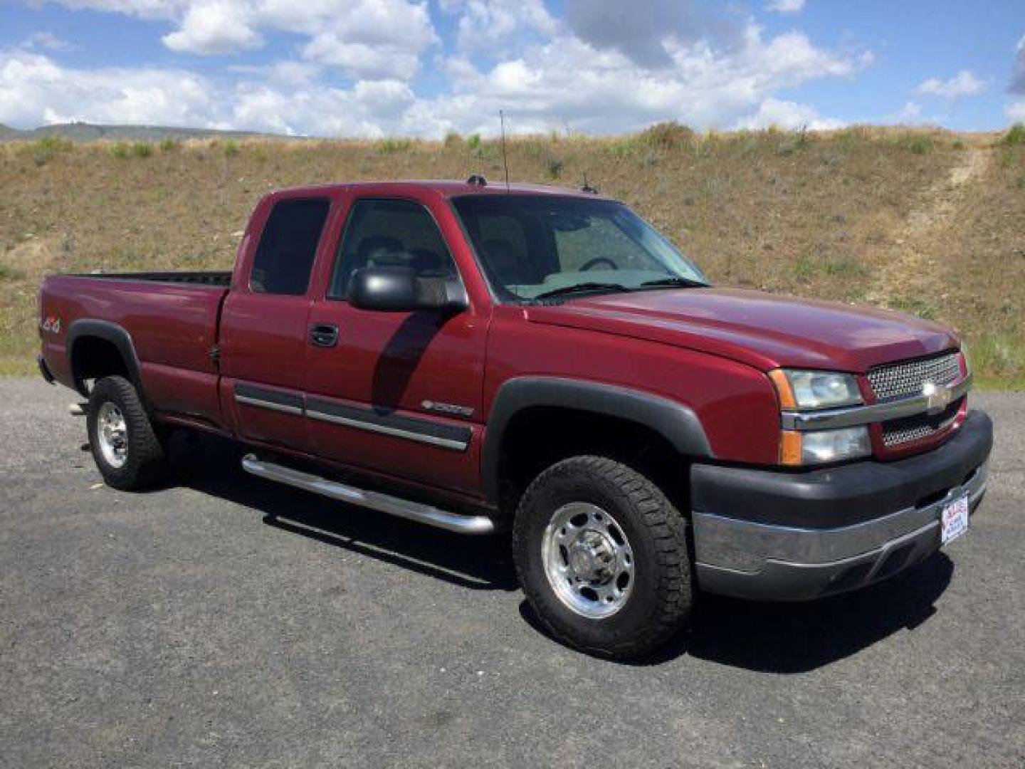 2004 Sport Red Metallic /Medium Gray Chevrolet Silverado 2500HD LT (1GCHK29U74E) with an Vortec 6L V-8 regular unleaded engine, 4 speed automatic transmission, located at 1801 Main Street, Lewiston, 83501, (208) 743-9371, 46.417065, -117.004799 - Photo#20