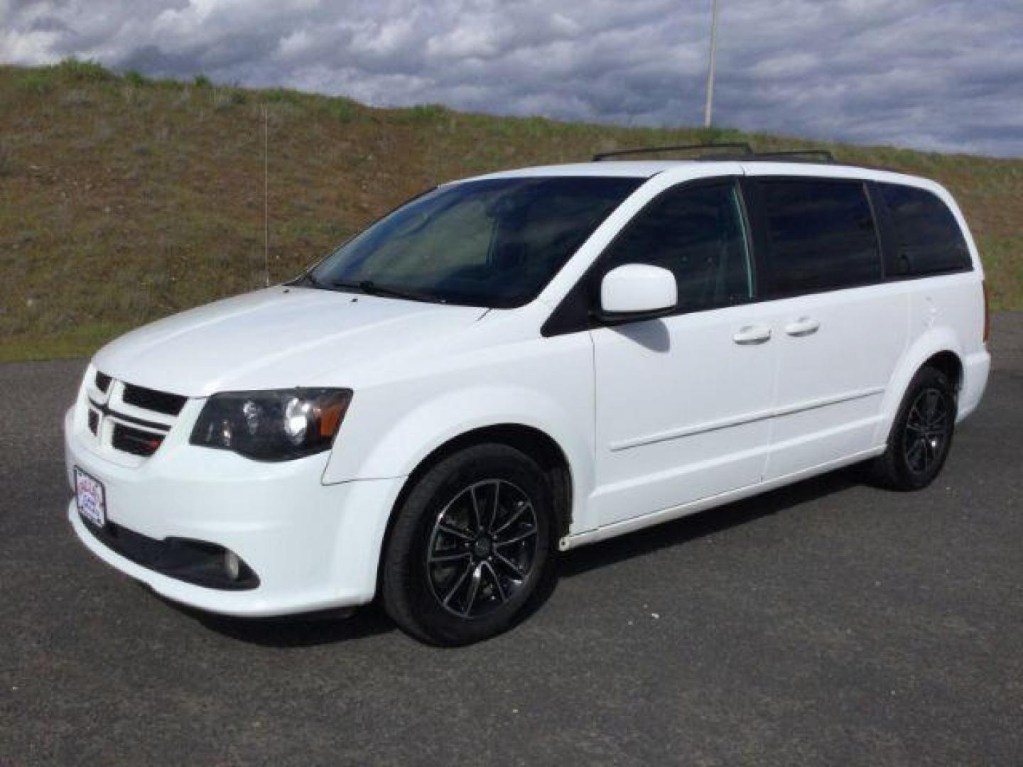 2017 White Knuckle Clearcoat /Black Leather Dodge Grand Caravan GT (2C4RDGEG5HR) with an Pentastar 3.6L V-6 DOHC engine, 6-Speed Automatic transmission, located at 1801 Main Street, Lewiston, 83501, (208) 743-9371, 46.417065, -117.004799 - Photo#0