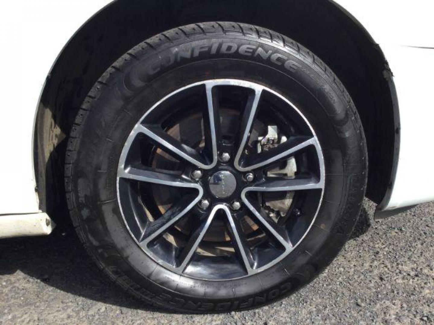 2017 White Knuckle Clearcoat /Black Leather Dodge Grand Caravan GT (2C4RDGEG5HR) with an Pentastar 3.6L V-6 DOHC engine, 6-Speed Automatic transmission, located at 1801 Main Street, Lewiston, 83501, (208) 743-9371, 46.417065, -117.004799 - Photo#22