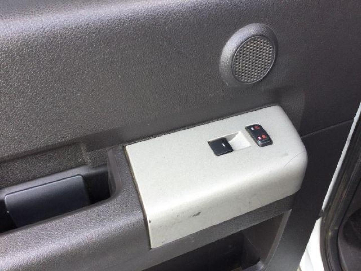 2015 Oxford White /Black Ford F-350 Crew Cab Lariat 4x4 (1FT8W3BT2FE) with an Powerstroke 6.7L V-8 diesel direct injection engine, 6-Speed Automatic transmission, located at 1801 Main Street, Lewiston, 83501, (208) 743-9371, 46.417065, -117.004799 - Photo#6