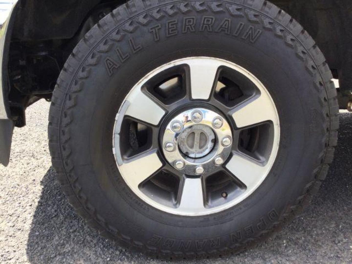 2015 Oxford White /Black Ford F-350 Crew Cab Lariat 4x4 (1FT8W3BT2FE) with an Powerstroke 6.7L V-8 diesel direct injection engine, 6-Speed Automatic transmission, located at 1801 Main Street, Lewiston, 83501, (208) 743-9371, 46.417065, -117.004799 - Photo#20