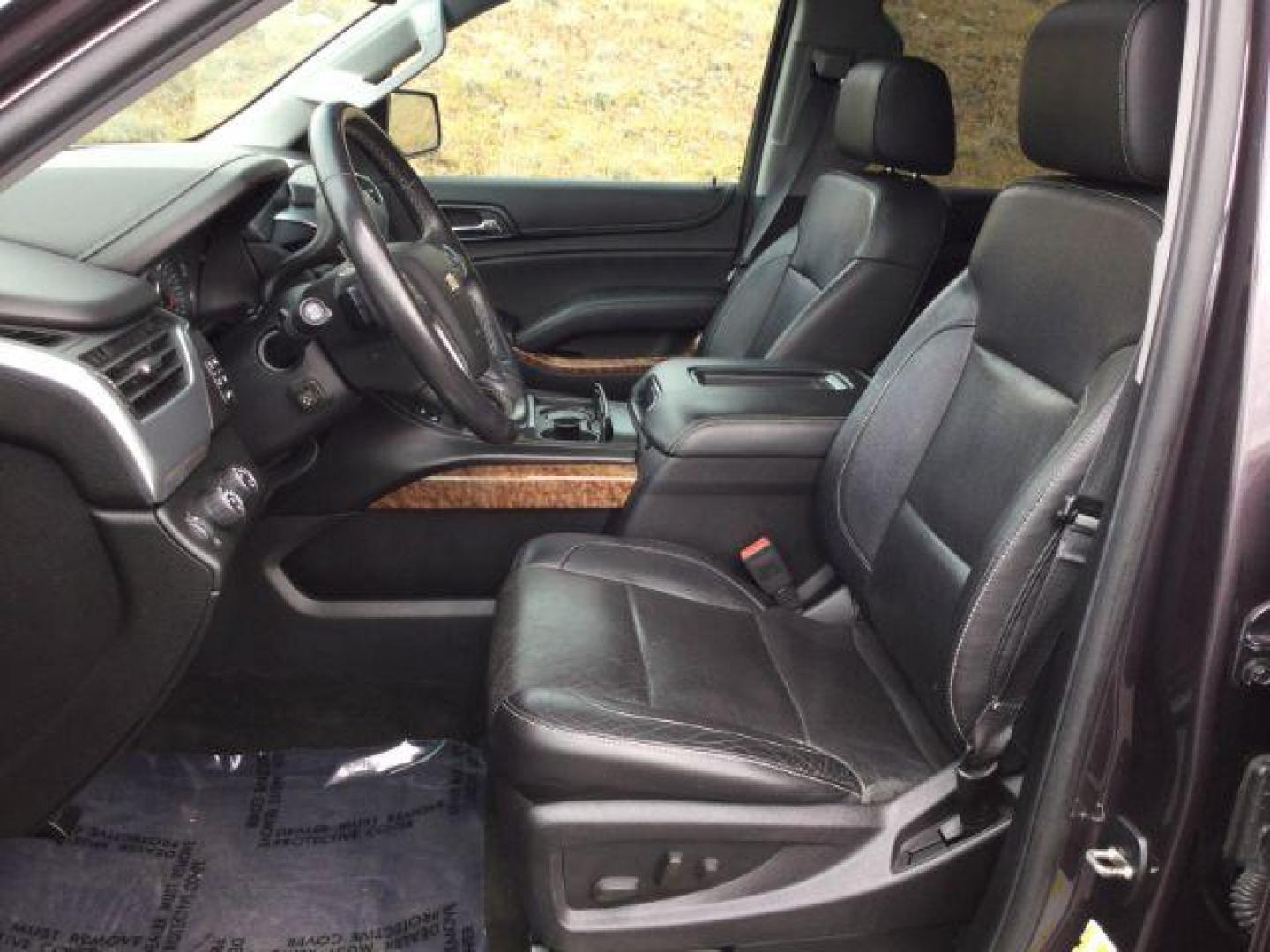 2015 Tungsten Metallic /Jet Black Chevrolet Suburban 1500 LTZ (1GNSKKKC7FR) with an EcoTec3 5.3L V-8 gasoline direct injection engine, 6-Speed Automatic transmission, located at 1801 Main Street, Lewiston, 83501, (208) 743-9371, 46.417065, -117.004799 - Photo#4