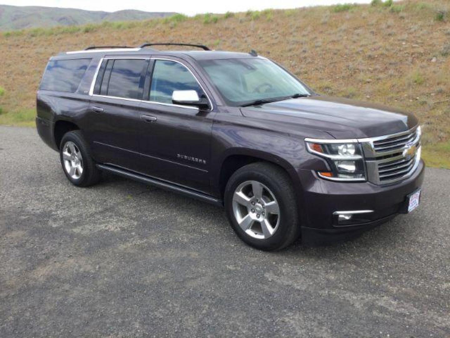 2015 Tungsten Metallic /Jet Black Chevrolet Suburban 1500 LTZ (1GNSKKKC7FR) with an EcoTec3 5.3L V-8 gasoline direct injection engine, 6-Speed Automatic transmission, located at 1801 Main Street, Lewiston, 83501, (208) 743-9371, 46.417065, -117.004799 - Photo#16