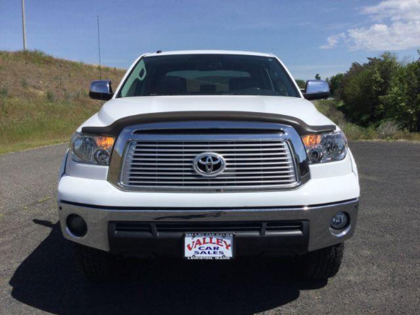 2012 Super White /Black Toyota Tundra Platinum Crew Max 4x4 (5TFHY5F10CX) with an I-FORCE 5.7L V-8 DOHC engine, 6-Speed Automatic transmission, located at 1801 Main Street, Lewiston, 83501, (208) 743-9371, 46.417065, -117.004799 - Photo#14