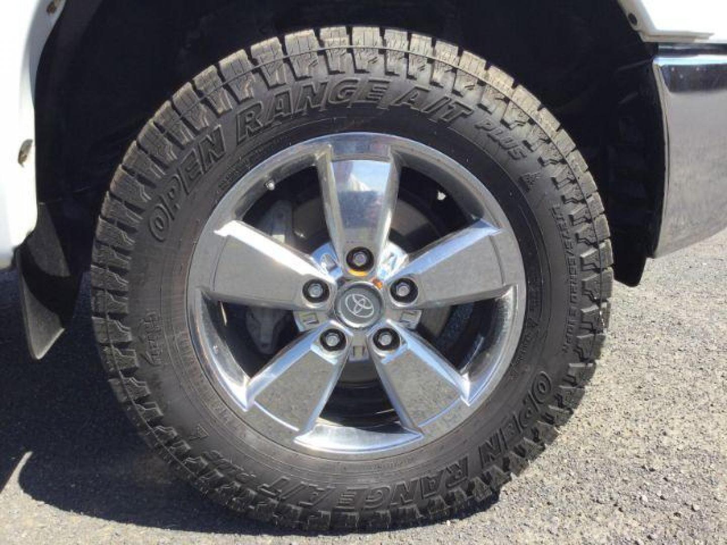 2012 Super White /Black Toyota Tundra Platinum Crew Max 4x4 (5TFHY5F10CX) with an I-FORCE 5.7L V-8 DOHC engine, 6-Speed Automatic transmission, located at 1801 Main Street, Lewiston, 83501, (208) 743-9371, 46.417065, -117.004799 - Photo#21
