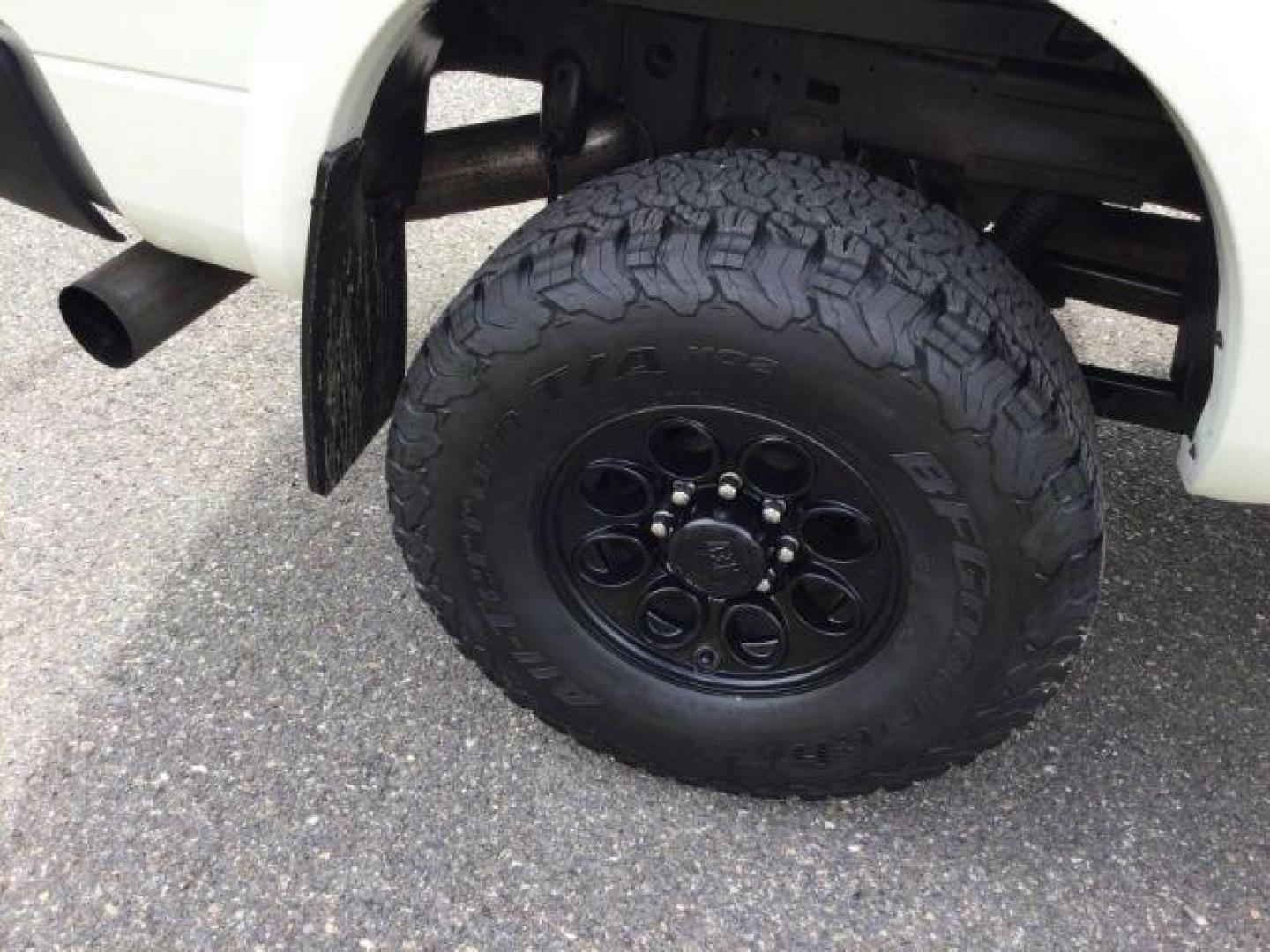 2016 Pearl White /Black Ram 2500 Laramie (3C6UR5FL3GG) with an Cummins 6.7L I-6 diesel direct injection engine, 6-Speed Automatic transmission, located at 1801 Main Street, Lewiston, 83501, (208) 743-9371, 46.417065, -117.004799 - Photo#20