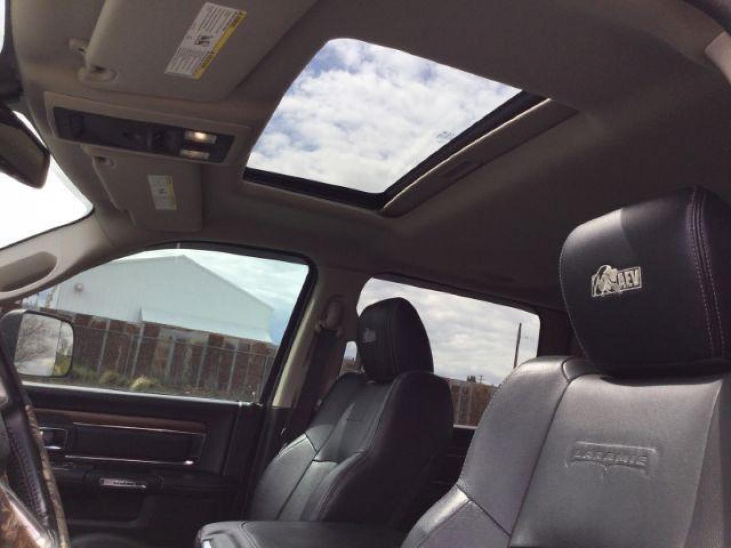 2016 Pearl White /Black Ram 2500 Laramie (3C6UR5FL3GG) with an Cummins 6.7L I-6 diesel direct injection engine, 6-Speed Automatic transmission, located at 1801 Main Street, Lewiston, 83501, (208) 743-9371, 46.417065, -117.004799 - Photo#24