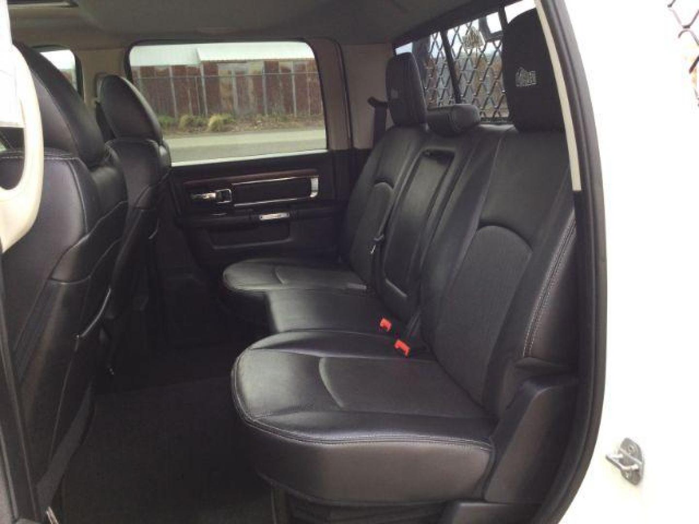 2016 Pearl White /Black Ram 2500 Laramie (3C6UR5FL3GG) with an Cummins 6.7L I-6 diesel direct injection engine, 6-Speed Automatic transmission, located at 1801 Main Street, Lewiston, 83501, (208) 743-9371, 46.417065, -117.004799 - Photo#27