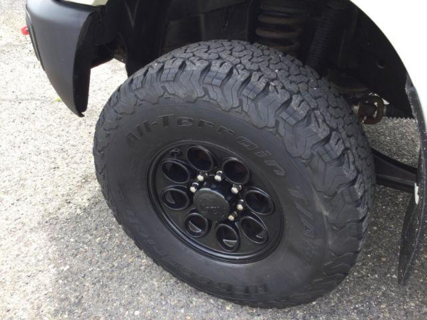 2016 Pearl White /Black Ram 2500 Laramie (3C6UR5FL3GG) with an Cummins 6.7L I-6 diesel direct injection engine, 6-Speed Automatic transmission, located at 1801 Main Street, Lewiston, 83501, (208) 743-9371, 46.417065, -117.004799 - Photo#28