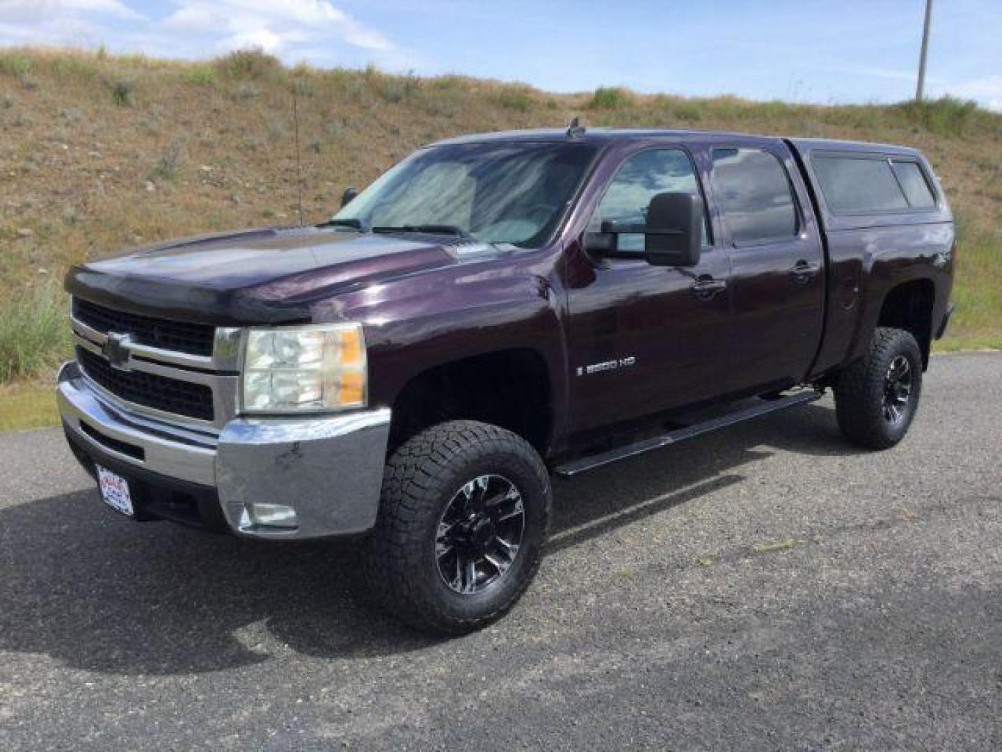 2009 /Light Cashmere/Dark Cashmere Chevrolet Silverado 2500HD LTZ (1GCHK63689F) with an Duramax 6.6L V-8 diesel direct injection engine, 6-Speed Automatic transmission, located at 1801 Main Street, Lewiston, 83501, (208) 743-9371, 46.417065, -117.004799 - Photo#0