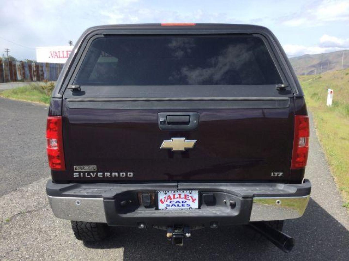 2009 /Light Cashmere/Dark Cashmere Chevrolet Silverado 2500HD LTZ (1GCHK63689F) with an Duramax 6.6L V-8 diesel direct injection engine, 6-Speed Automatic transmission, located at 1801 Main Street, Lewiston, 83501, (208) 743-9371, 46.417065, -117.004799 - Photo#7