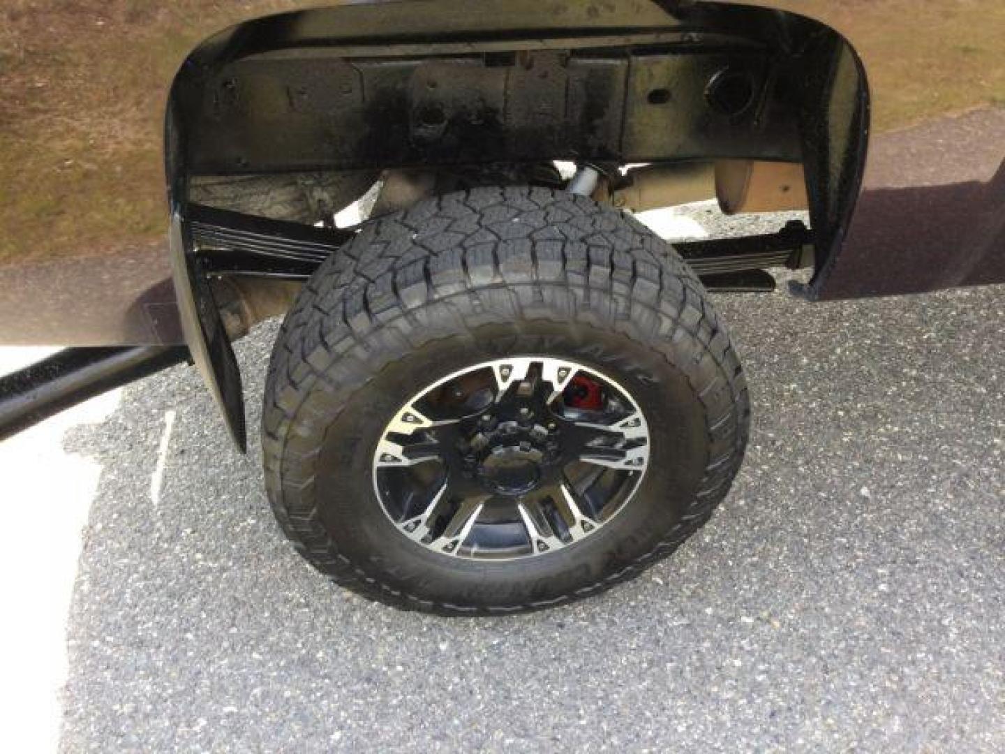 2009 /Light Cashmere/Dark Cashmere Chevrolet Silverado 2500HD LTZ (1GCHK63689F) with an Duramax 6.6L V-8 diesel direct injection engine, 6-Speed Automatic transmission, located at 1801 Main Street, Lewiston, 83501, (208) 743-9371, 46.417065, -117.004799 - Photo#8