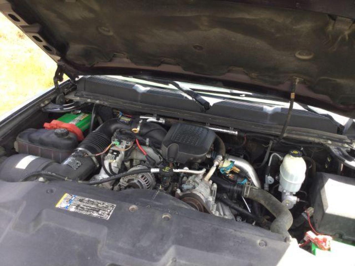 2009 /Light Cashmere/Dark Cashmere Chevrolet Silverado 2500HD LTZ (1GCHK63689F) with an Duramax 6.6L V-8 diesel direct injection engine, 6-Speed Automatic transmission, located at 1801 Main Street, Lewiston, 83501, (208) 743-9371, 46.417065, -117.004799 - Photo#14