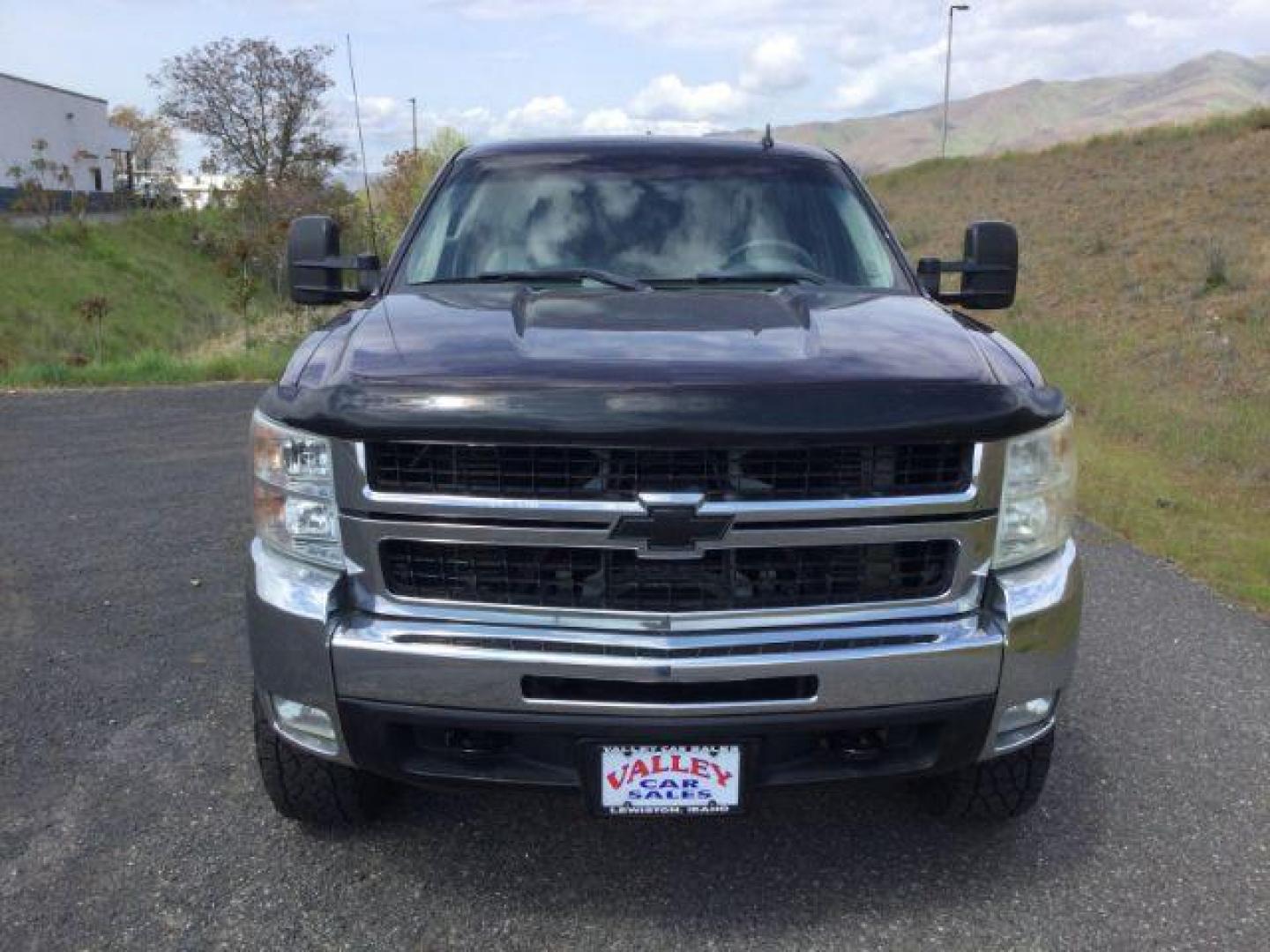 2009 /Light Cashmere/Dark Cashmere Chevrolet Silverado 2500HD LTZ (1GCHK63689F) with an Duramax 6.6L V-8 diesel direct injection engine, 6-Speed Automatic transmission, located at 1801 Main Street, Lewiston, 83501, (208) 743-9371, 46.417065, -117.004799 - Photo#22