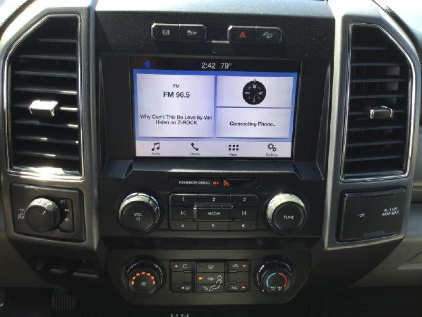 2019 Agate Black /Medium Earth Gray Ford F-350 XLT Crew Cab 4WD (1FT8W3BT1KE) with an Powerstroke 6.7L V-8 diesel direct injection engine, 6-SPEED AUTOMATIC transmission, located at 1801 Main Street, Lewiston, 83501, (208) 743-9371, 46.417065, -117.004799 - Photo#13